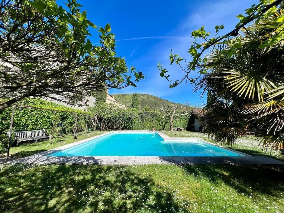 De Charme Piscine Partagee Propriete A 2 Pas Du Centre-ville De Hébergement de vacances