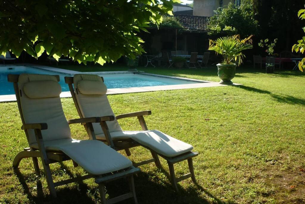 Hébergement de vacances De Charme Piscine Partagee Propriete A 2 Pas Du Centre-ville De