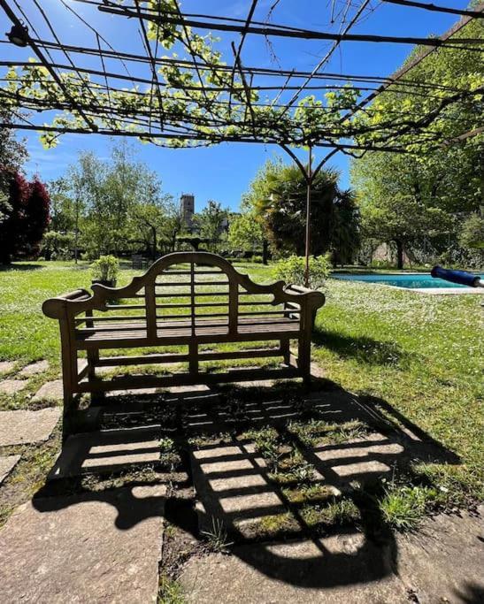 Hébergement de vacances De Charme Piscine Partagee Propriete A 2 Pas Du Centre-ville De *