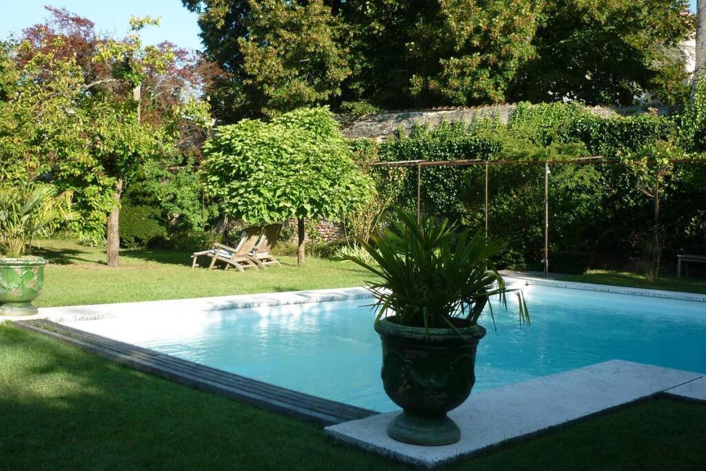De Charme Piscine Partagee Propriete A 2 Pas Du Centre-ville De Hébergement de vacances